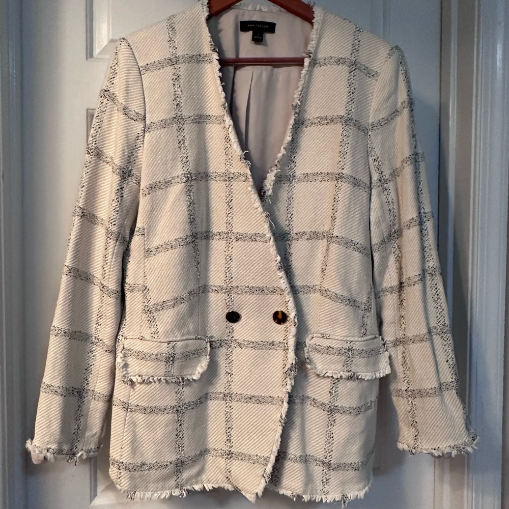 Ann Taylor tweed summer blazer. Size 14.